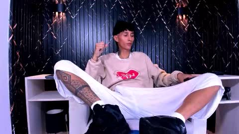 Daniel Delux  online show from October 2025 04:35:02 AM