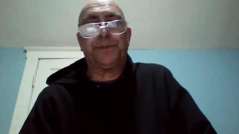 Snapshot of daniel_lbc chatting on November 2025 04:11:02 AM Daniel online show from November 2025 04:11:02 AM