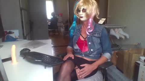 newcumer online show from December 2024 09:54:02 AM