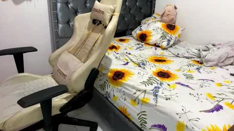 danielaw777 online show from October 2025 12:42:02 AM