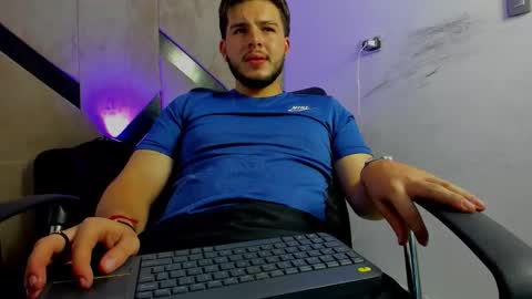 Snapshot of danielclarton chatting on September 2025 01:20:02 AM DANIEL online show from September 2025 01:20:02 AM