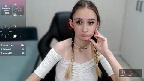 Snapshot of daniella_martin chatting on January 2025 03:42:02 AM Daniella Martin online show from January 2025 03:42:02 AM