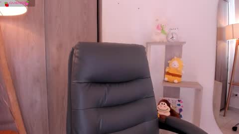 Snapshot of daniellerose_ chatting on October 2025 09:05:02 PM Danielle Rose online show from October 2025 09:05:02 PM