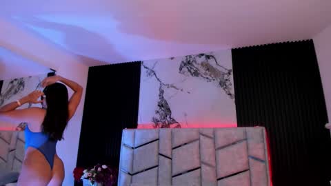 Dani Phonenix online show from October 2025 07:30:02 PM