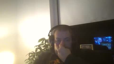 danishman1980 online show from November 2025 09:17:02 PM