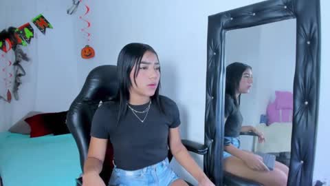 danka_smith online show from October 2025 05:39:02 AM