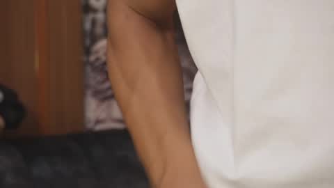 Snapshot of dann_saenz chatting on October 2025 12:58:01 AM Dann saenz online show from October 2025 12:58:01 AM