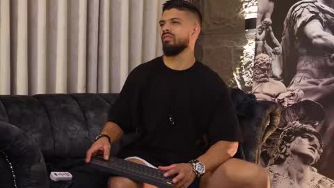 Snapshot of dann_saenz chatting on November 2025 06:57:02 AM Dann saenz online show from November 2025 06:57:02 AM