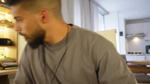 Snapshot of dann_saenz chatting on November 2025 09:14:01 PM Dann saenz online show from November 2025 09:14:01 PM