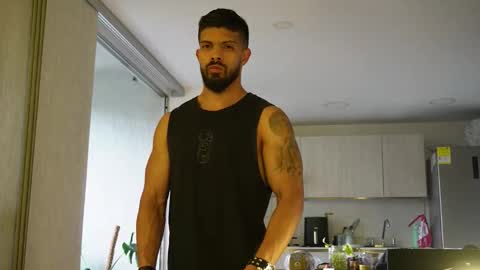 Snapshot of dann_saenz chatting on November 2025 11:49:02 PM Dann saenz online show from November 2025 11:49:02 PM