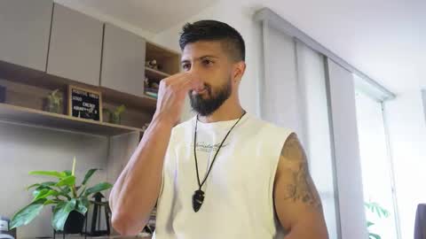 Snapshot of dann_saenz chatting on November 2025 02:27:01 PM Dann saenz online show from November 2025 02:27:01 PM