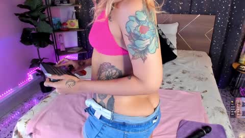 Dannacastle online show from December 2024 11:06:01 AM