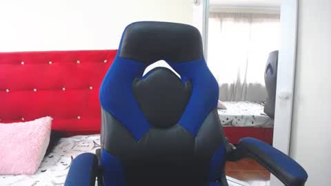 Snapshot of danna_martinez33 chatting on October 2025 05:10:01 PM danna martinez33 online show from October 2025 05:10:01 PM