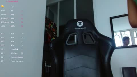 Snapshot of danna_peterson chatting on November 2025 07:10:01 PM Danna online show from November 2025 07:10:01 PM