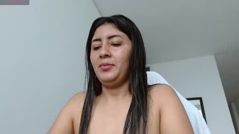 Snapshot of danna_peterson chatting on December 2025 07:34:02 PM Danna online show from December 2025 07:34:02 PM