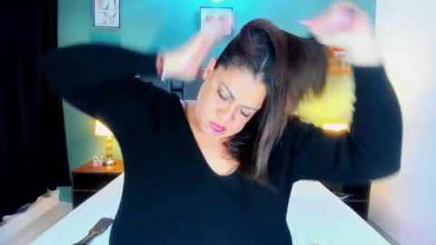 Snapshot of dannaboobsx chatting on November 2025 12:49:02 AM Hilary online show from November 2025 12:49:02 AM