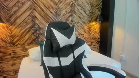 Snapshot of danne_bratz_ chatting on November 2025 07:25:01 PM D A N N A online show from November 2025 07:25:01 PM