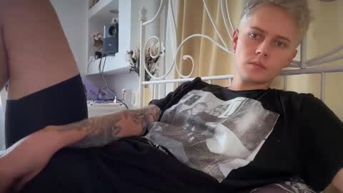 Snapshot of danny_love01 chatting on October 2025 11:22:02 AM danny online show from October 2025 11:22:02 AM