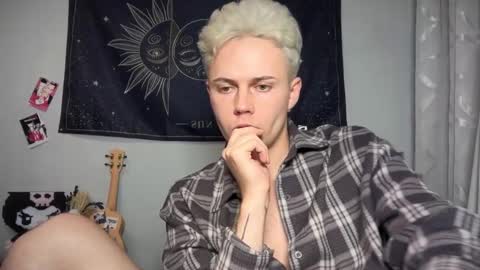 Snapshot of danny_love01 chatting on October 2025 09:59:02 PM danny online show from October 2025 09:59:02 PM