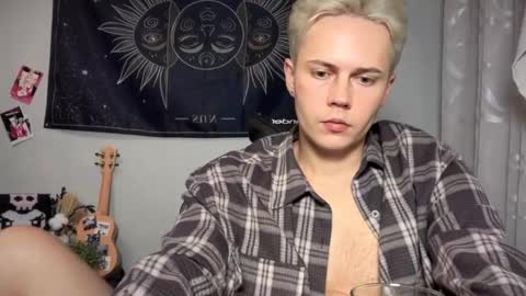 Snapshot of danny_love01 chatting on October 2025 07:54:02 PM danny online show from October 2025 07:54:02 PM