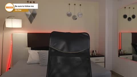 Snapshot of danteestone chatting on October 2025 08:17:01 PM Dante online show from October 2025 08:17:01 PM