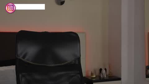 Snapshot of danteestone chatting on October 2025 08:43:02 PM Dante online show from October 2025 08:43:02 PM