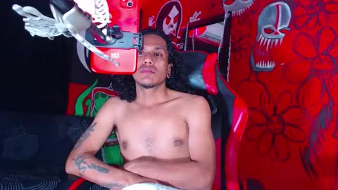 Snapshot of dantehellsingx chatting on October 2025 01:39:01 AM dantehellsingx online show from October 2025 01:39:01 AM