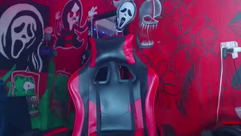 Snapshot of dantehellsingx chatting on November 2025 01:40:01 AM dantehellsingx online show from November 2025 01:40:01 AM