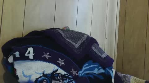dantehot82 online show from December 2024 08:00:01 PM