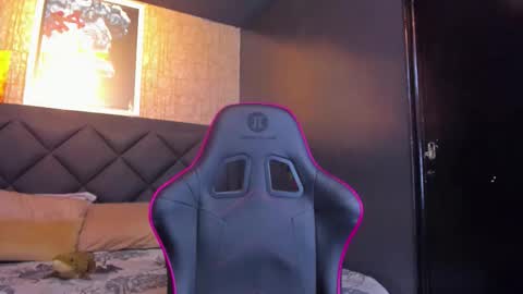 Snapshot of dany_dryy chatting on October 2025 08:18:01 PM Dany online show from October 2025 08:18:01 PM