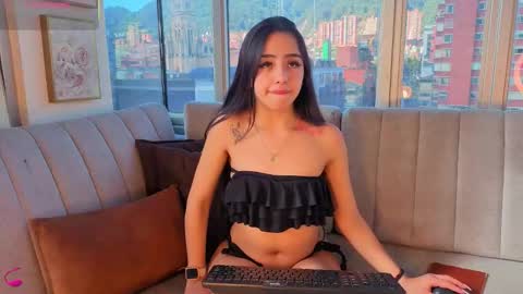 daphne_chers online show from October 2025 08:27:02 PM