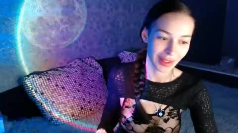 Snapshot of daphne_darkthorn chatting on November 2025 07:35:01 PM Daphne Darkthorn online show from November 2025 07:35:01 PM