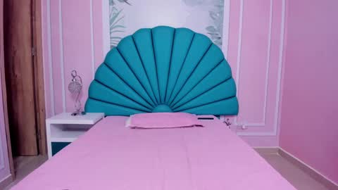 Snapshot of daphne_fox_ chatting on January 2025 11:28:02 AM Daphne online show from January 2025 11:28:02 AM