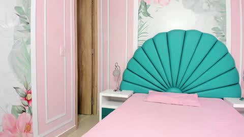 Snapshot of daphne_fox_ chatting on January 2025 11:37:01 AM Daphne online show from January 2025 11:37:01 AM