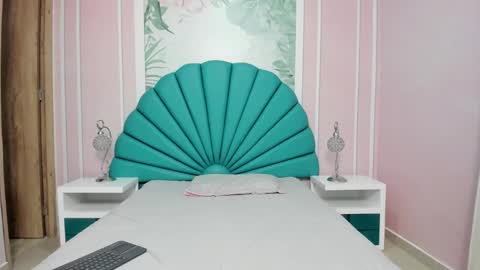 Snapshot of daphne_fox_ chatting on January 2025 02:11:01 AM Daphne online show from January 2025 02:11:01 AM