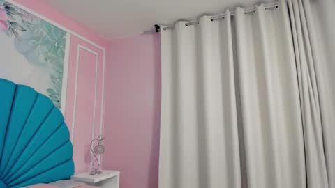 Snapshot of daphne_fox_ chatting on February 2025 02:15:01 AM Daphne online show from February 2025 02:15:01 AM