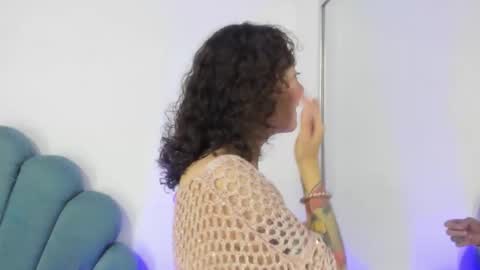 Snapshot of daphneblunt chatting on December 2025 07:32:01 PM DaphneBlunt online show from December 2025 07:32:01 PM