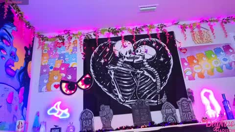 Daphne Madison online show from October 2025 06:05:02 PM