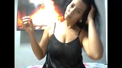 daphnerosses online show from October 2025 02:40:01 PM