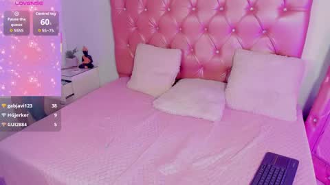 daphnesky__ online show from September 2025 09:14:01 PM