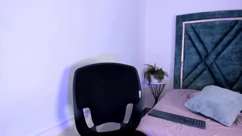 Snapshot of dapnne_ chatting on December 2024 08:33:01 PM Daphne online show from December 2024 08:33:01 PM