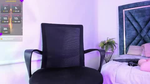 Snapshot of dapnne_ chatting on January 2025 01:51:02 AM Daphne online show from January 2025 01:51:02 AM