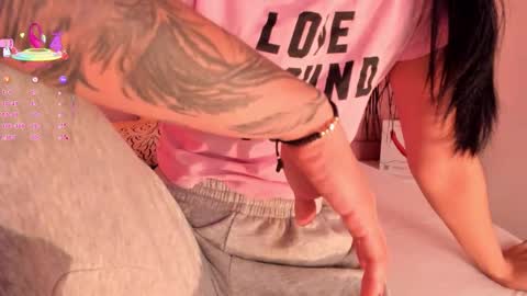 Snapshot of dapnne_ chatting on November 2025 01:33:02 PM Daphne online show from November 2025 01:33:02 PM