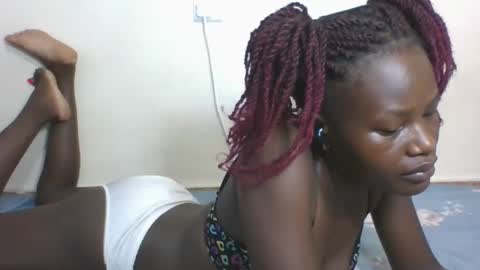 ESTHER online show from February 2025 05:45:01 AM