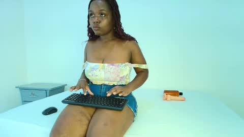 Darelyn online show from September 2025 08:19:01 PM