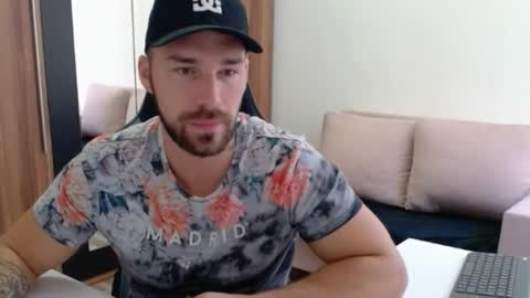 darius_94 online show from October 2025 06:14:02 AM