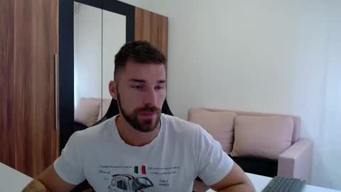 darius_94 online show from October 2025 08:05:02 AM