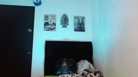 Darius Phoenix  online show from October 2025 07:11:02 PM