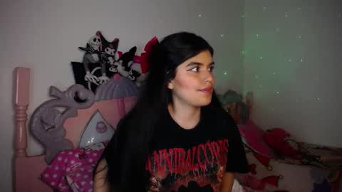 Snapshot of dark_angel_66 chatting on November 2025 06:08:02 AM Moony online show from November 2025 06:08:02 AM