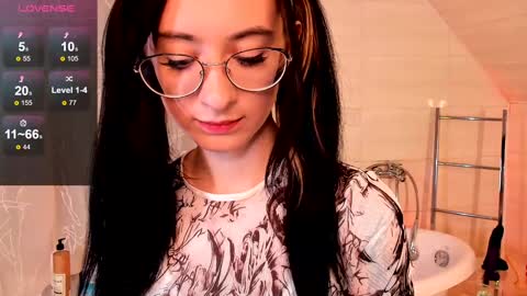 Lola online show from December 2024 12:55:01 PM